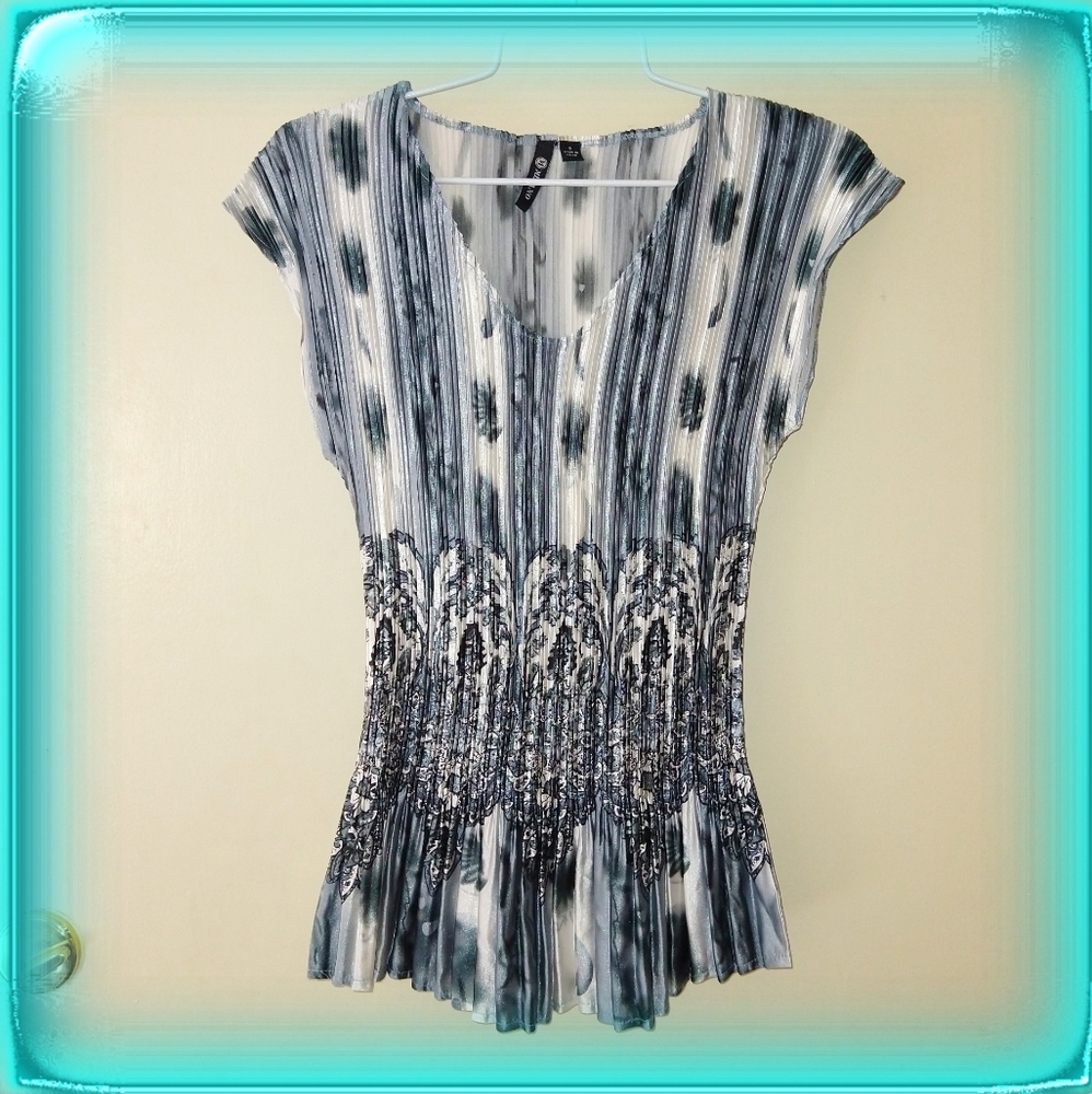 Milano body hugging kidding blouse pleated gray - Picture 1 of 9
